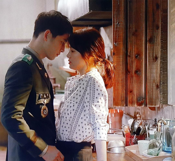 Cứ đóng cặp là bị nghi có tình cảm: Song Hye Kyo dễ nhầm lẫn cảm xúc