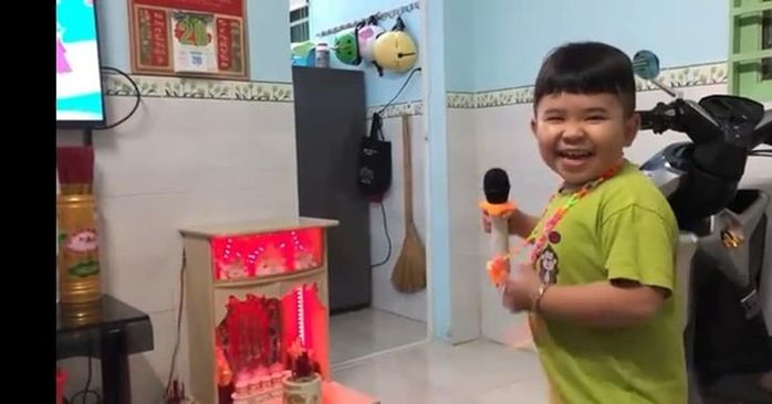 Cuộc sống bình dị của bé Ku Tin một thời làm chao đảo cộng đồng mạng