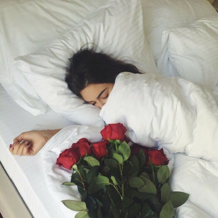 Đã là con gái thì nên giữ lối sống sang và hãy thôi đòi quà