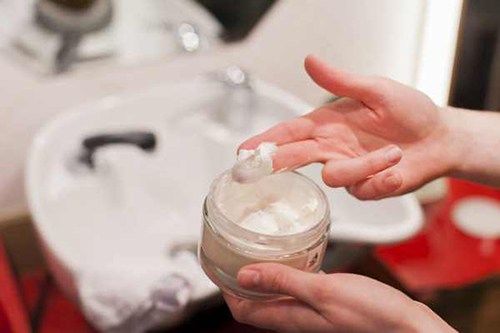 Đập tan “nỗi đau” tóc bết dính chỉ bằng phương pháp gội đầu đơn giản