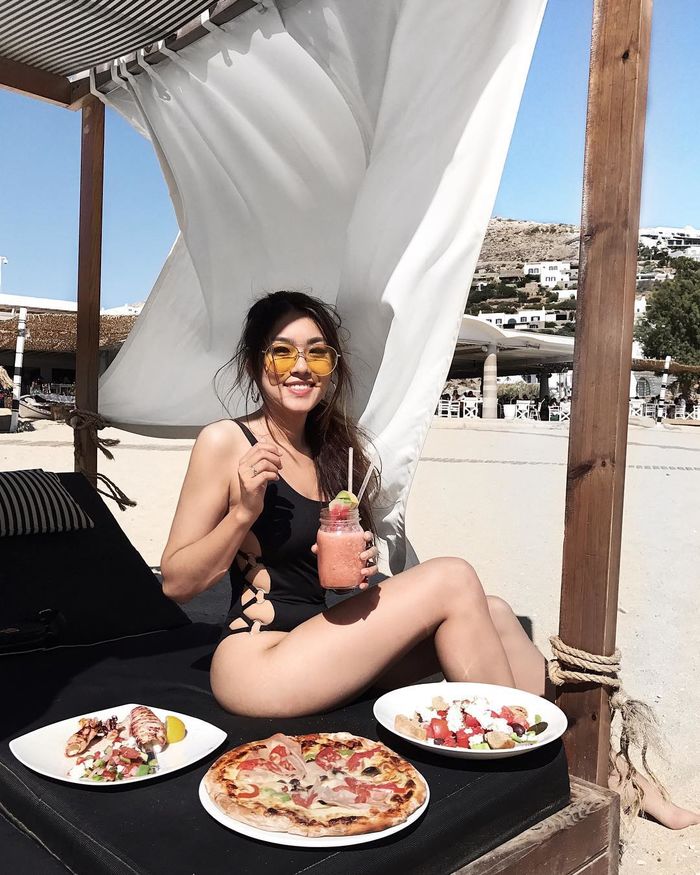 Để có ảnh bikini đẹp, sắc vóc thôi là chưa đủ, bạn cần xài chiêu cơ!