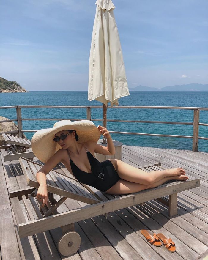 Để có ảnh bikini đẹp, sắc vóc thôi là chưa đủ, bạn cần xài chiêu cơ!