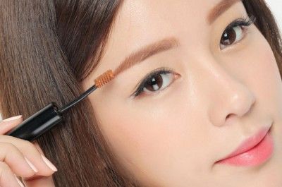 Để sở hữu một đôi chân mày đẹp, tưởng dễ mà khó