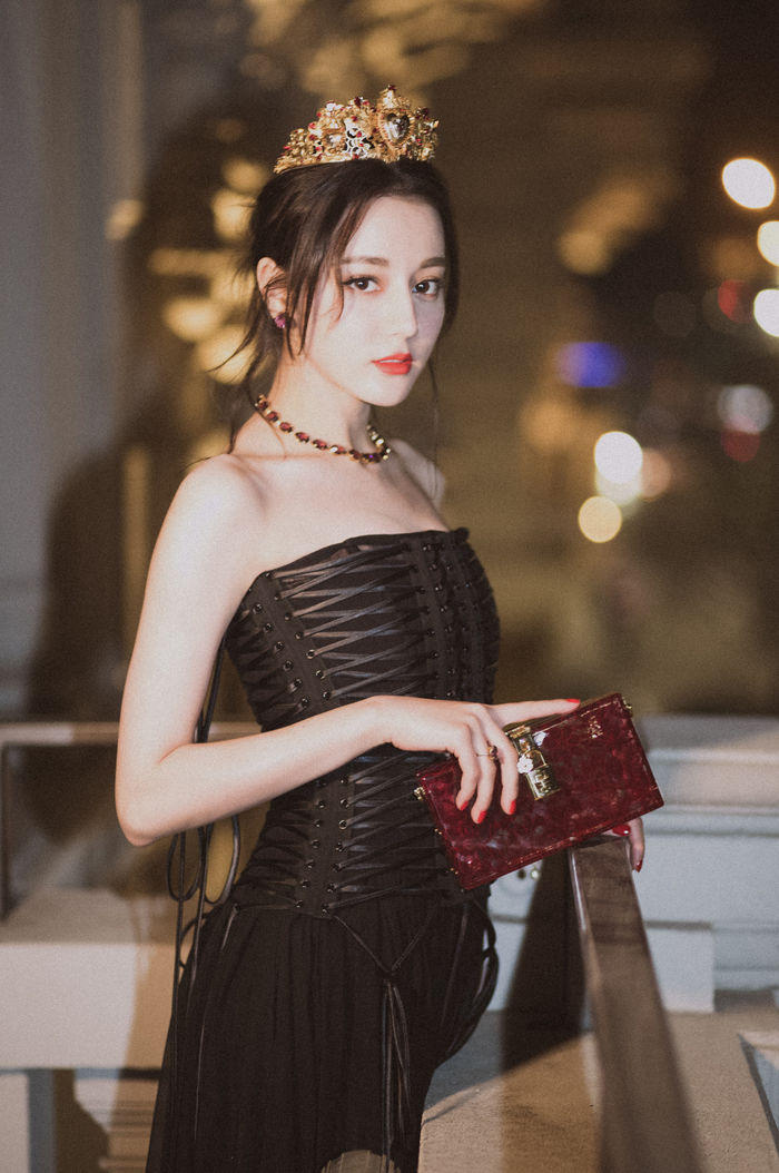 Điểm danh những mỹ nhân sở hữu bờ vai gợi cảm của showbiz Hoa - Hàn