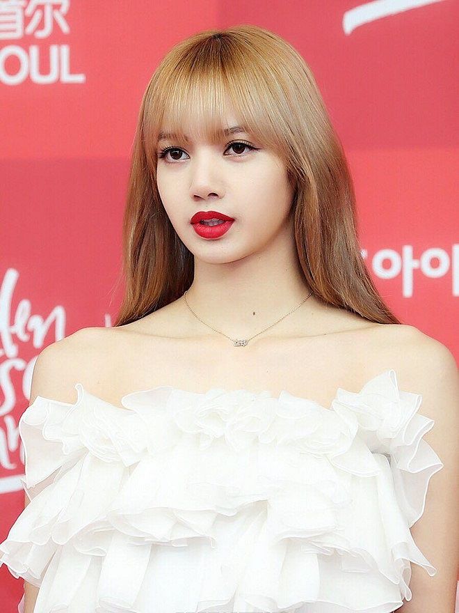 Điểm danh những mỹ nhân sở hữu bờ vai gợi cảm của showbiz Hoa - Hàn