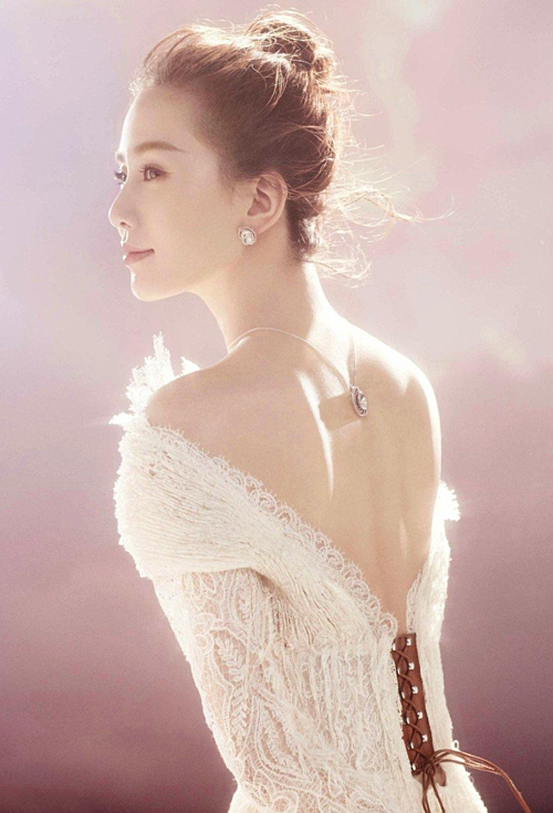 Điểm danh những mỹ nhân sở hữu bờ vai gợi cảm của showbiz Hoa - Hàn