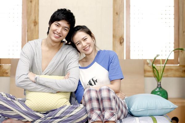 Đón sinh nhật tuổi 32, nhìn lại chặng đường đã đi qua của Lee Min Ho