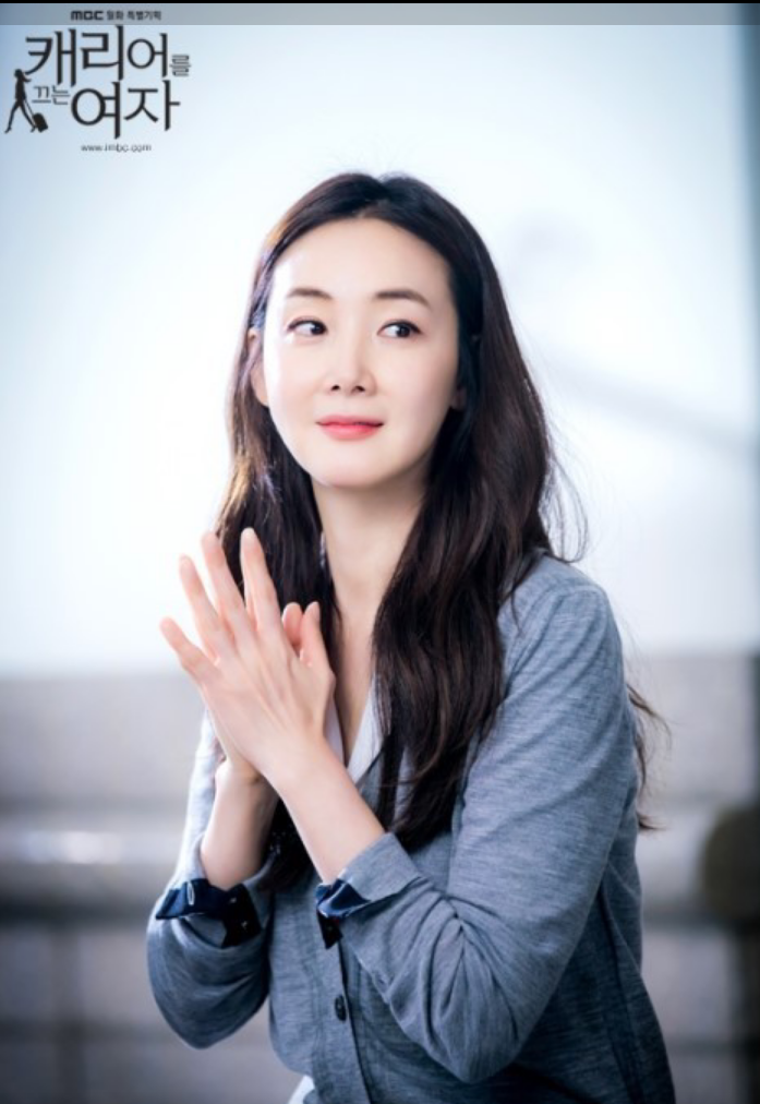 Đón tuổi 44, nữ hoàng nước mắt Choi Ji Woo hạnh phúc viên mãn