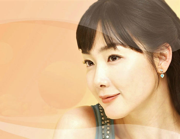 Đón tuổi 44, nữ hoàng nước mắt Choi Ji Woo hạnh phúc viên mãn