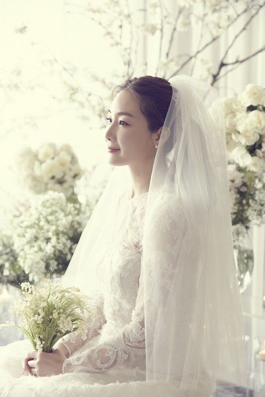 Đón tuổi 44, nữ hoàng nước mắt Choi Ji Woo hạnh phúc viên mãn
