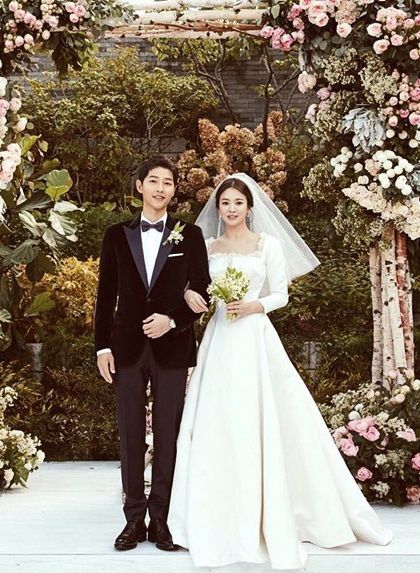 Fan thở phào nhẹ nhỏm khi Song Joong Ki nói về vợ sau tin đồn ly hôn