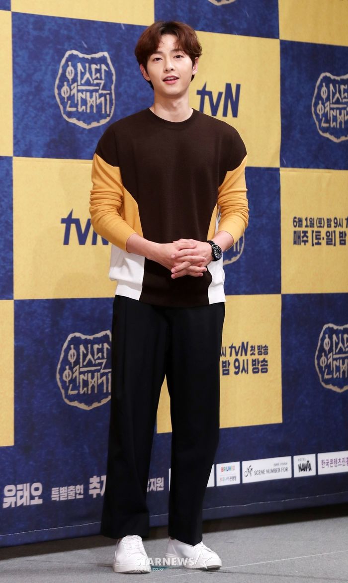 Fan thở phào nhẹ nhỏm khi Song Joong Ki nói về vợ sau tin đồn ly hôn