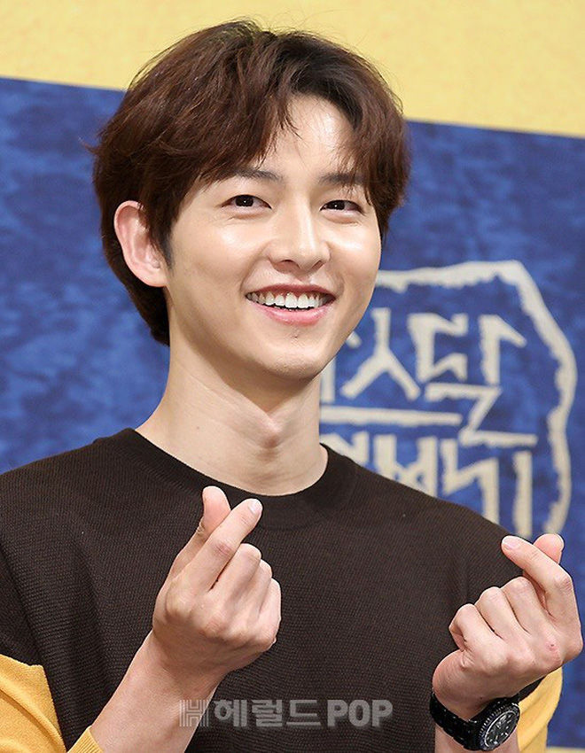 Fan thở phào nhẹ nhỏm khi Song Joong Ki nói về vợ sau tin đồn ly hôn
