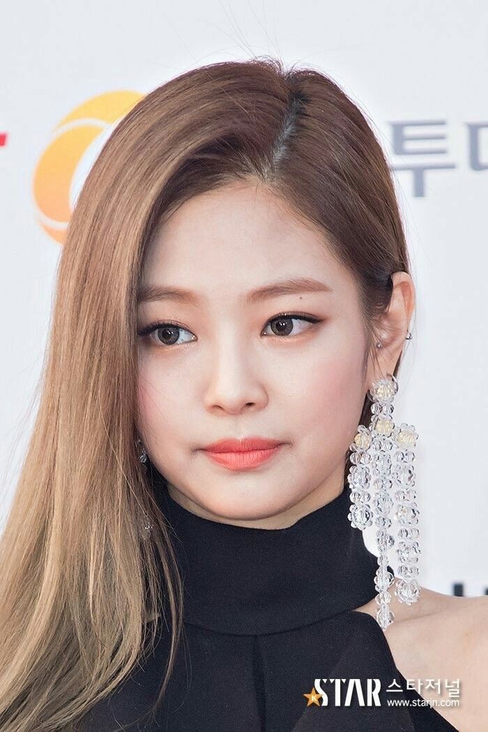 Fan vỡ mộng trước hình ảnh quá khứ các mỹ nhân Black Pink, có hay khôn