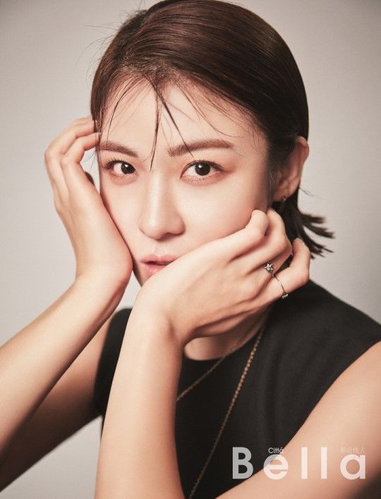 Ha Ji Won vực dậy sau nỗi đau mất người thân ở tuổi 41