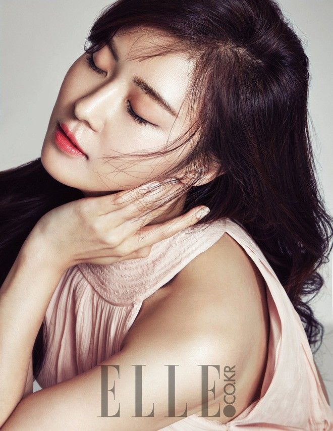 Ha Ji Won vực dậy sau nỗi đau mất người thân ở tuổi 41