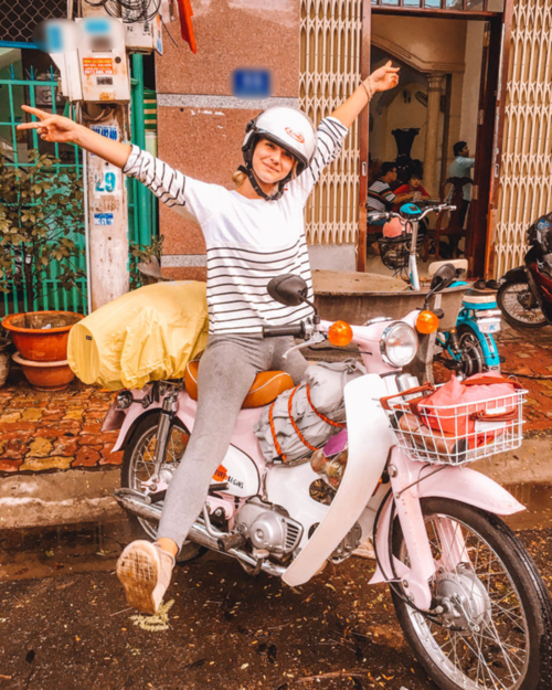 Nữ “phượt thủ Tây” xuyên Việt bằng xe máy: Hành trình điên rồ của tôi