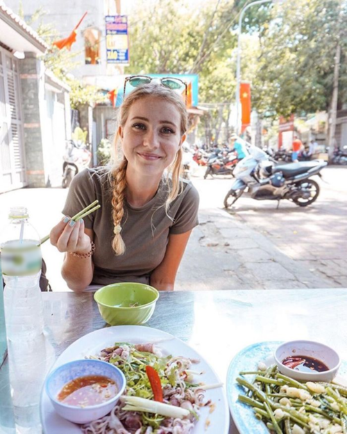 Nữ “phượt thủ Tây” xuyên Việt bằng xe máy: Hành trình điên rồ của tôi