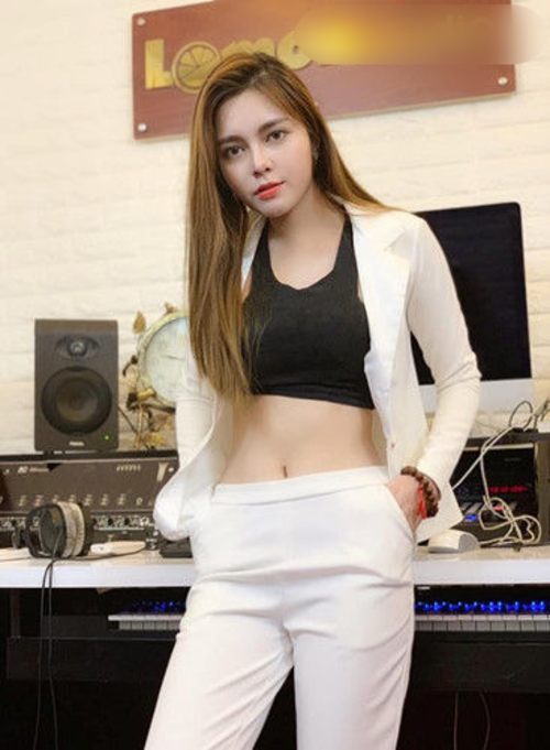 Hotgirl “lên giường” với Vũ trong “Về nhà đi con” vô cùng nóng bỏng