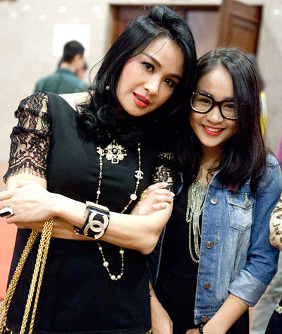 Khi chuyện tình yêu trong showbiz mong manh như gió, 10 – 20 năm gắn