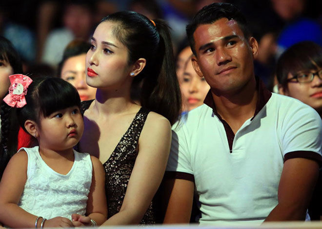 Khi chuyện tình yêu trong showbiz mong manh như gió, 10 – 20 năm gắn