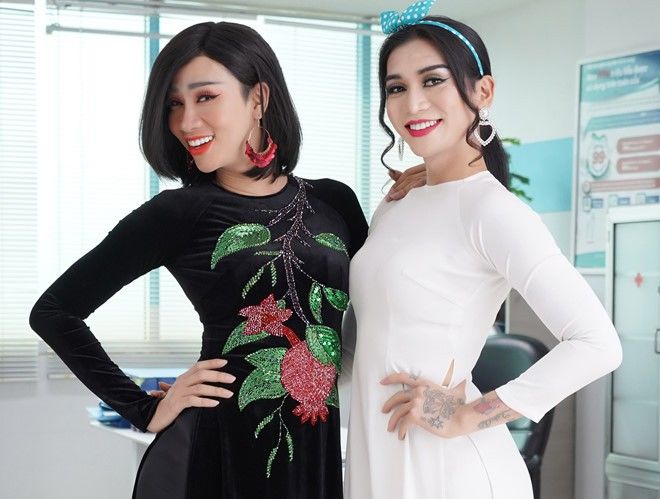 Khi sao Việt để hội bạn thân chụp ảnh dùm