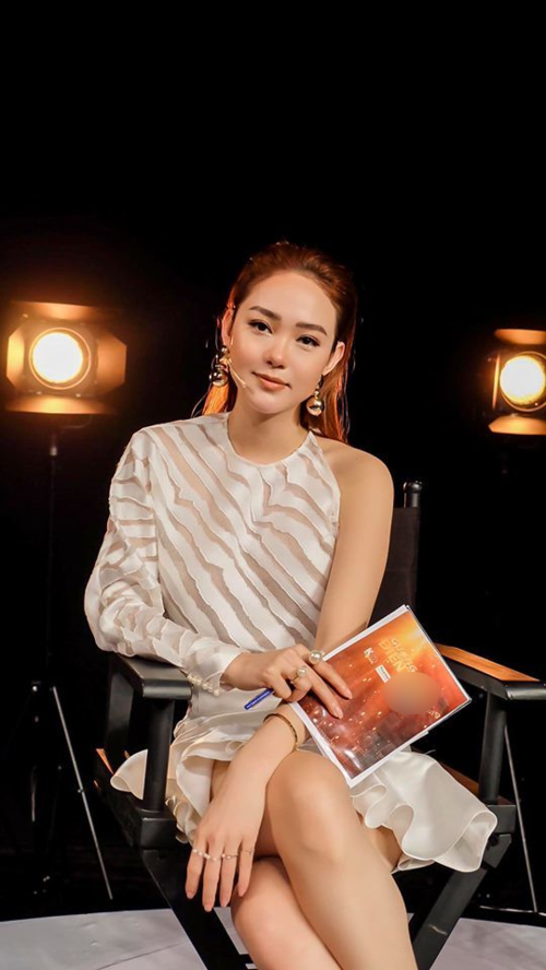 Khi sao Việt để hội bạn thân chụp ảnh dùm