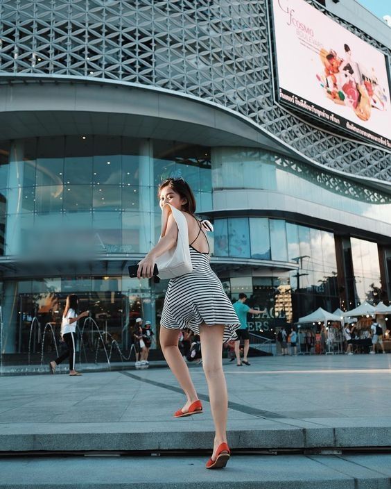 Khi thất tình, con gái cứ mạnh dạn khóc thật to