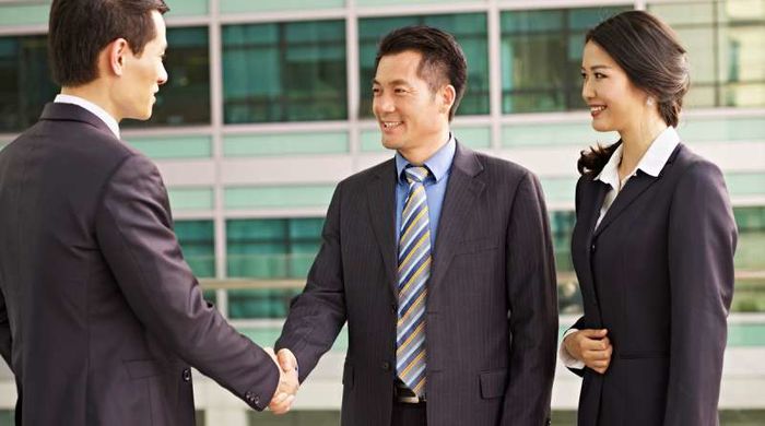 Kĩ năng giao tiếp để lấy lòng người khác