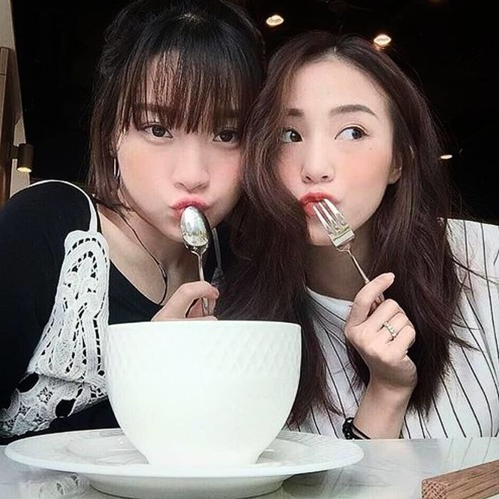 Ai cũng nên có một mối quan hệ tủ lạnh cho phép đứa bạn tự lục đồ ăn