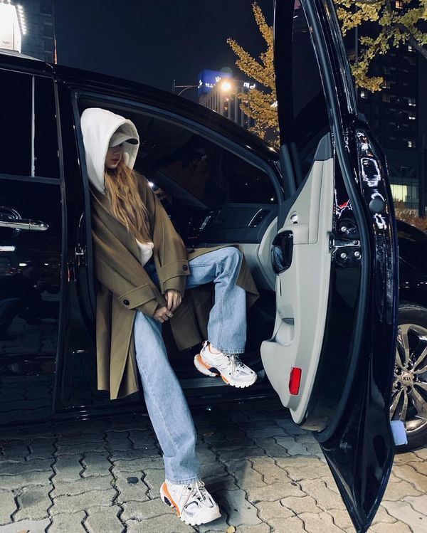 Lisa (BlackPink) là idol sở hữu street style ngầu như fashionista