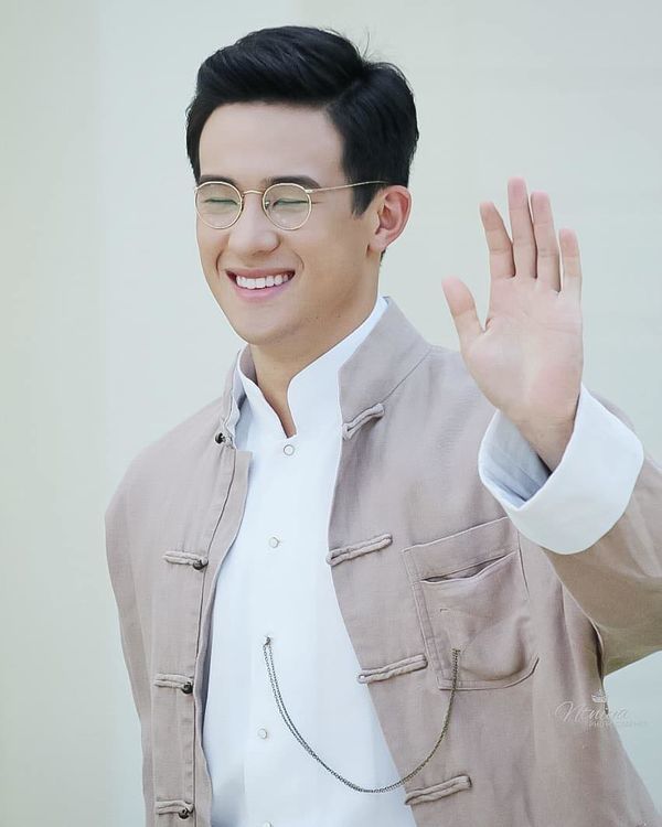 Loạt bác sĩ điển trai màn ảnh Thái khiến fan girl “gào thét” vì độ quy
