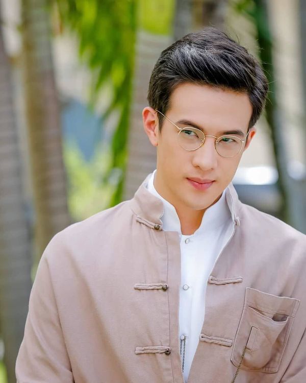 Loạt bác sĩ điển trai màn ảnh Thái khiến fan girl “gào thét” vì độ quy