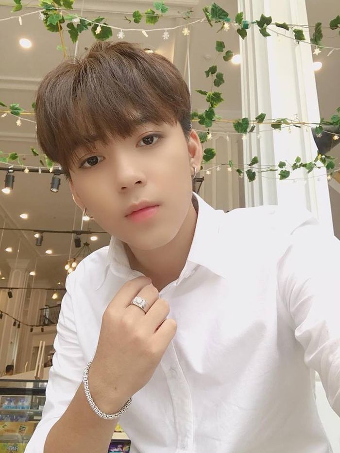 Long Hoàng, Trần Đức Bo rủ nhau tham gia thi tuyển vào công ty của BTS
