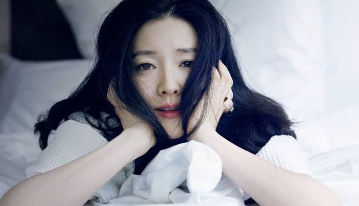 Mẹ một con Kim Tae Hee đè bẹp loạt mỹ nhân, dẫn đầu top 10 gương mặt
