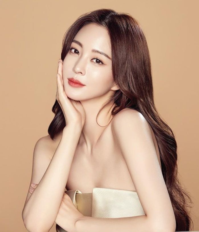 Mẹ một con Kim Tae Hee đè bẹp loạt mỹ nhân, dẫn đầu top 10 gương mặt