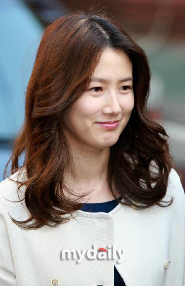 Mẹ một con Kim Tae Hee đè bẹp loạt mỹ nhân, dẫn đầu top 10 gương mặt