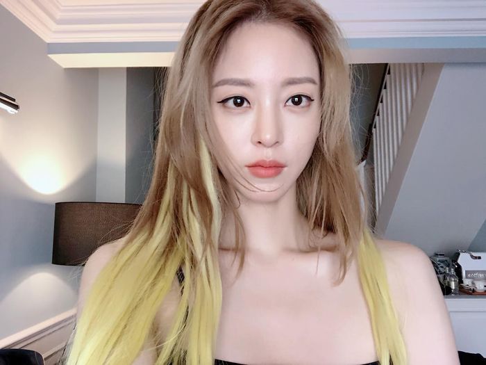 Mẹ một con Kim Tae Hee đè bẹp loạt mỹ nhân, dẫn đầu top 10 gương mặt