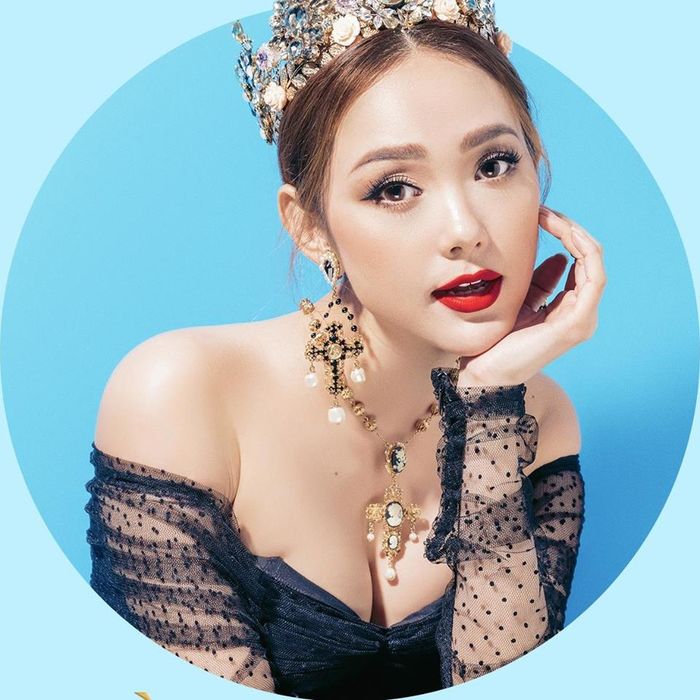 Minh Hằng ở tuổi 32 và hành trình sự nghiệp rực rỡ