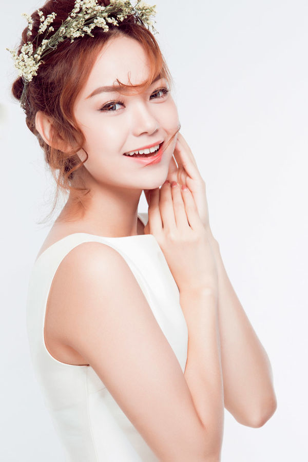 Minh Hằng và hành trình lột xác nhan sắc sau 15 năm hoạt động showbiz