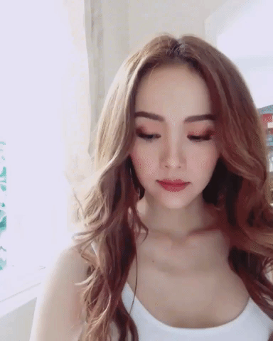 Minh Hằng và hành trình lột xác nhan sắc sau 15 năm hoạt động showbiz