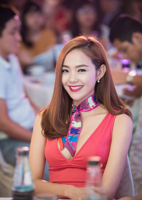 Minh Hằng và hành trình lột xác nhan sắc sau 15 năm hoạt động showbiz