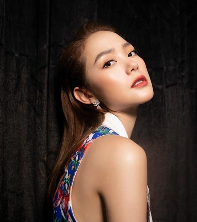 Minh Hằng và hành trình lột xác nhan sắc sau 15 năm hoạt động showbiz
