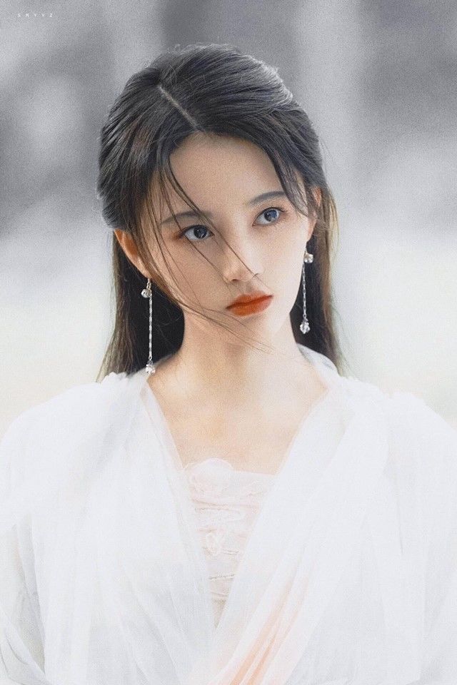 Mỹ nhân 4000 năm có một chinh phục showbiz sau 6 năm gia nhập