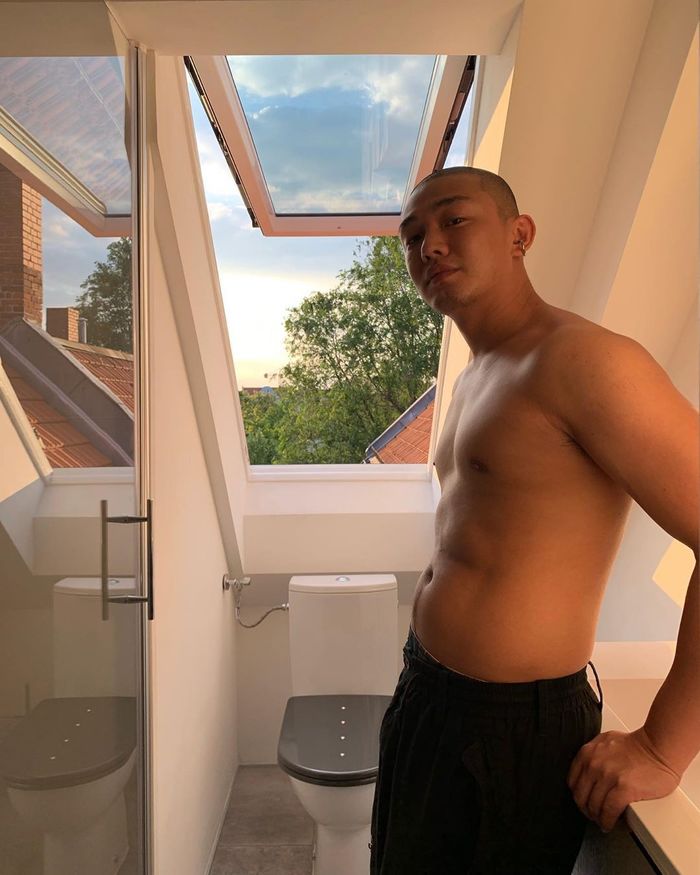 Nam thần Kbiz tăng cân: Yoo Ah In hoá “ông chú bụng bia”, Song Joong K