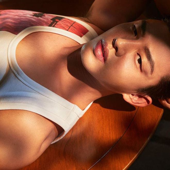 Nam thần Kbiz tăng cân: Yoo Ah In hoá “ông chú bụng bia”, Song Joong K