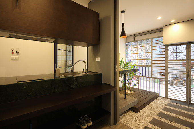 Nhà tập thể xập xệ lột xác thành phòng khách sạn cao cấp sau khi sửa