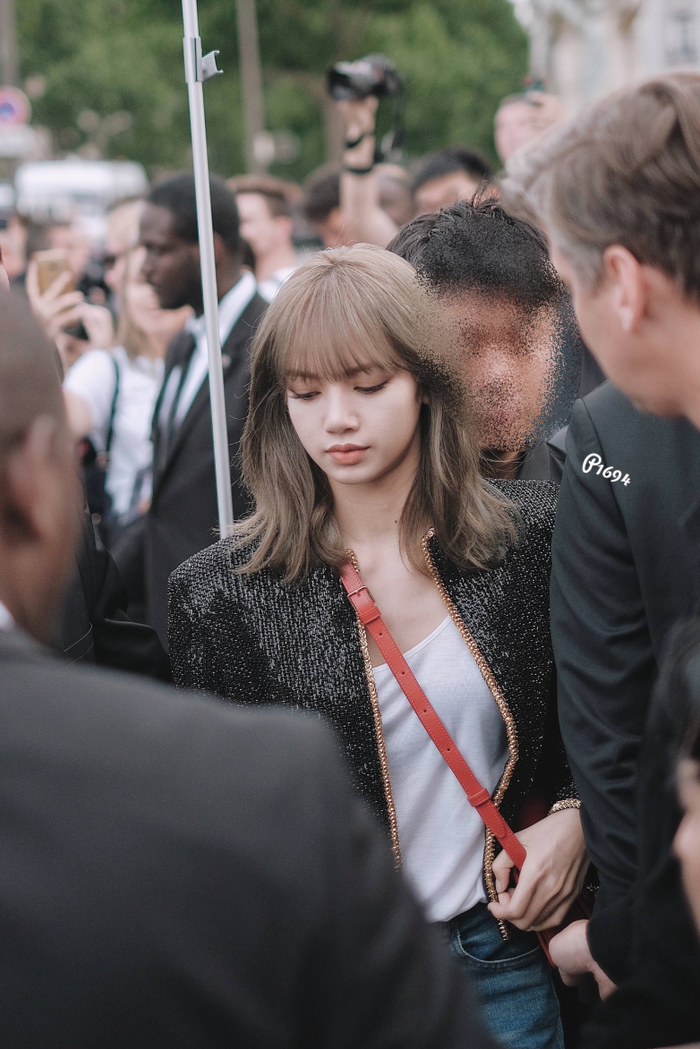 Nhan sắc thách thức mọi thể loại camera của Lisa (Black Pink)