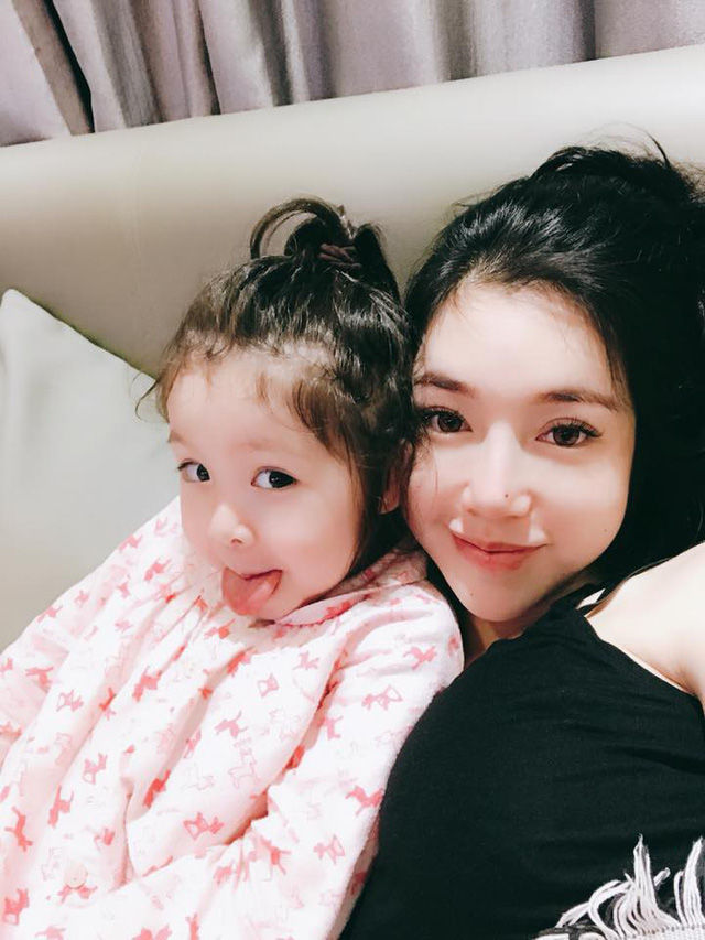 Nhóc tỳ nhà sao Việt càng lớn càng xinh, bé nhà nào cũng có tố chất mỹ