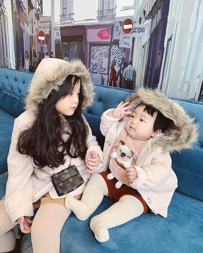 Nhóc tỳ nhà sao Việt càng lớn càng xinh, bé nhà nào cũng có tố chất mỹ